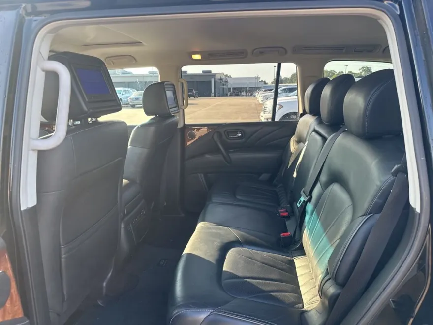 2016 Infiniti QX80 Base photo 1
