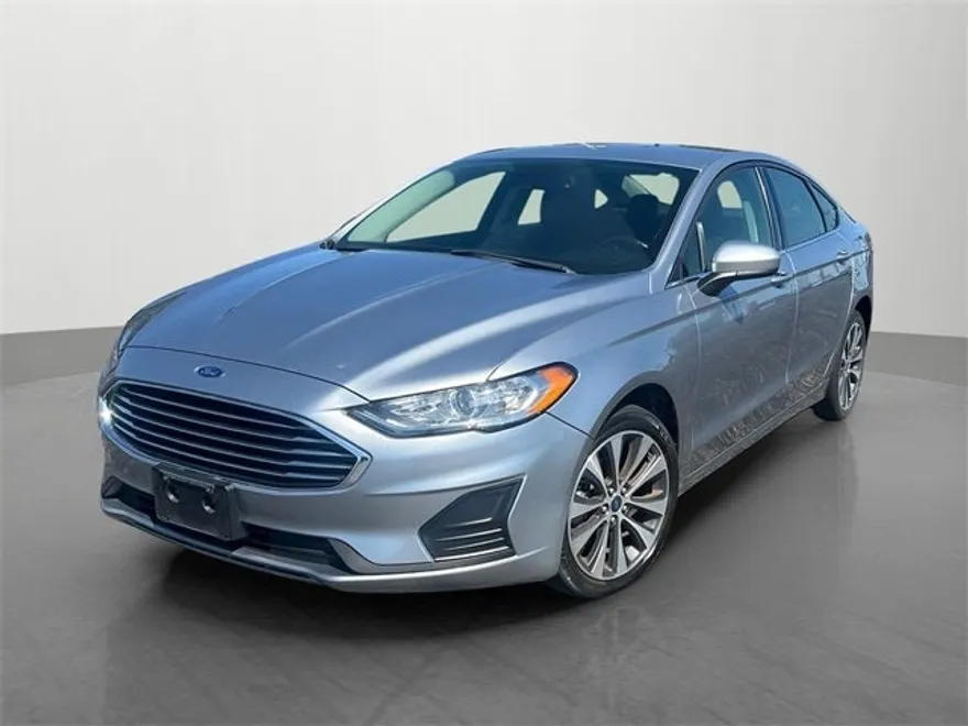 2020 Ford Fusion SE photo 1