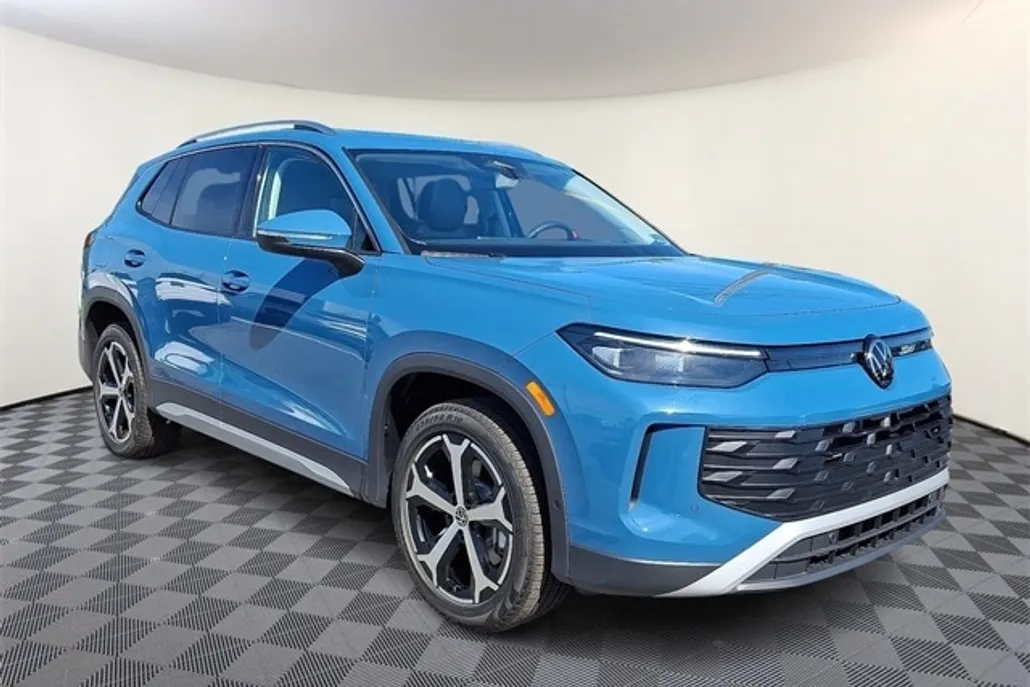2025 Volkswagen Tiguan SE photo 1