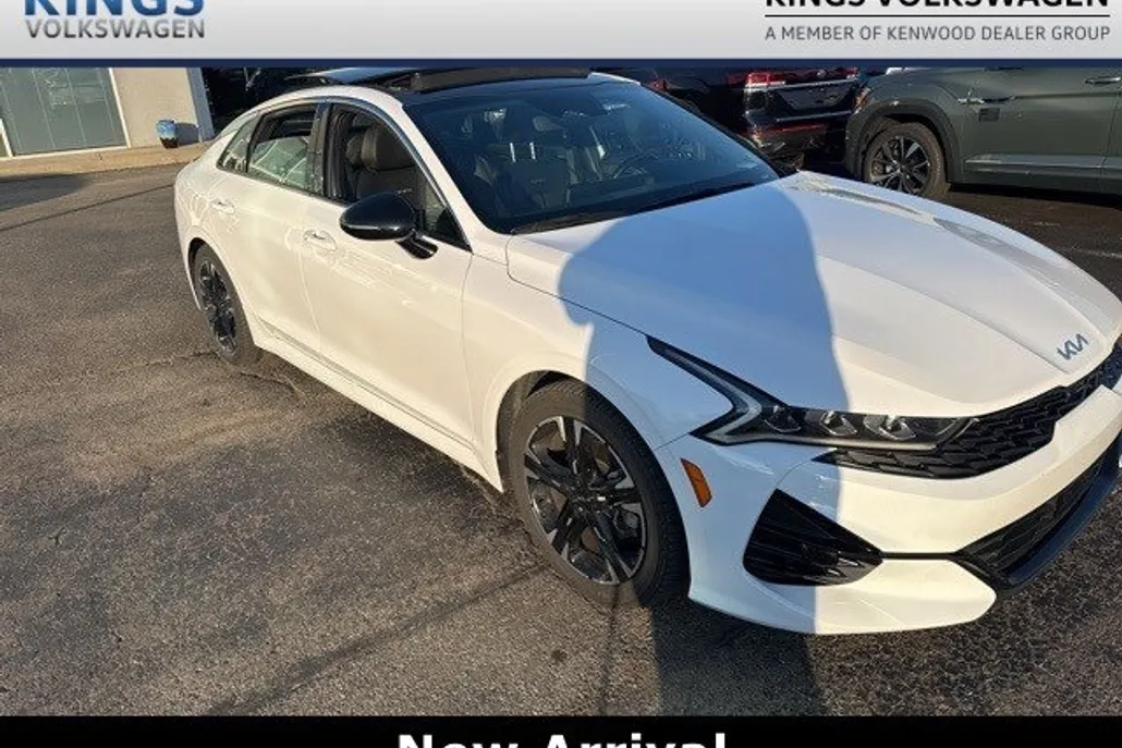 2022 Kia K5 GT-Line photo 1