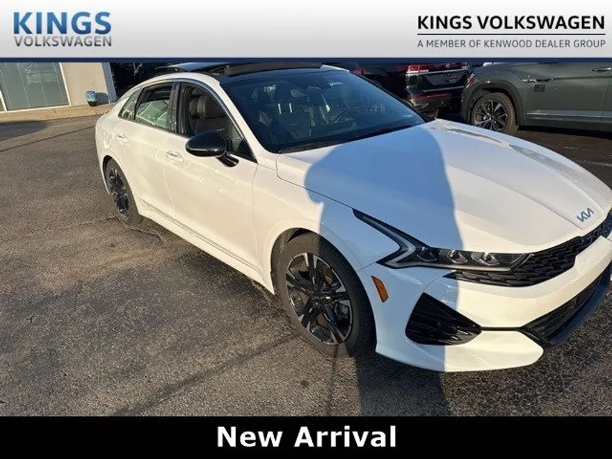 2022 Kia K5 GT-Line photo 1