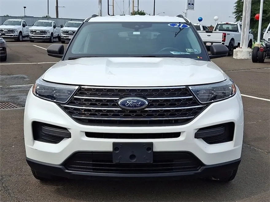 2021 Ford Explorer XLT photo 1