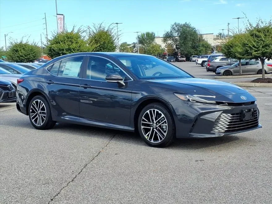2026 Toyota Camry XLE photo 1
