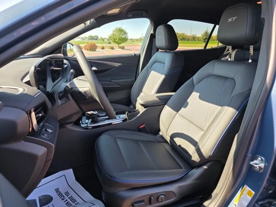 2025 Buick Envista ST photo 1