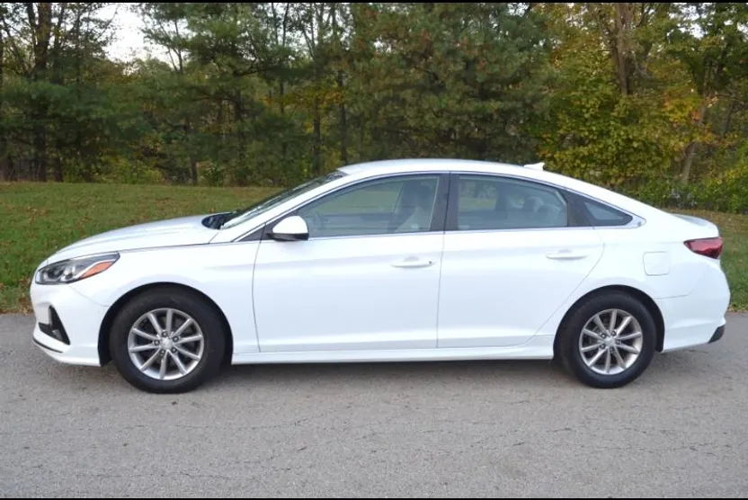 2018 Hyundai Sonata SE photo 1