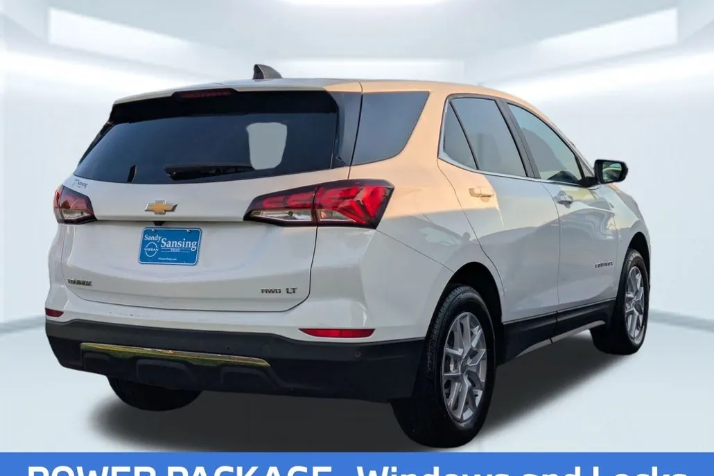 2024 Chevrolet Equinox LT photo 1