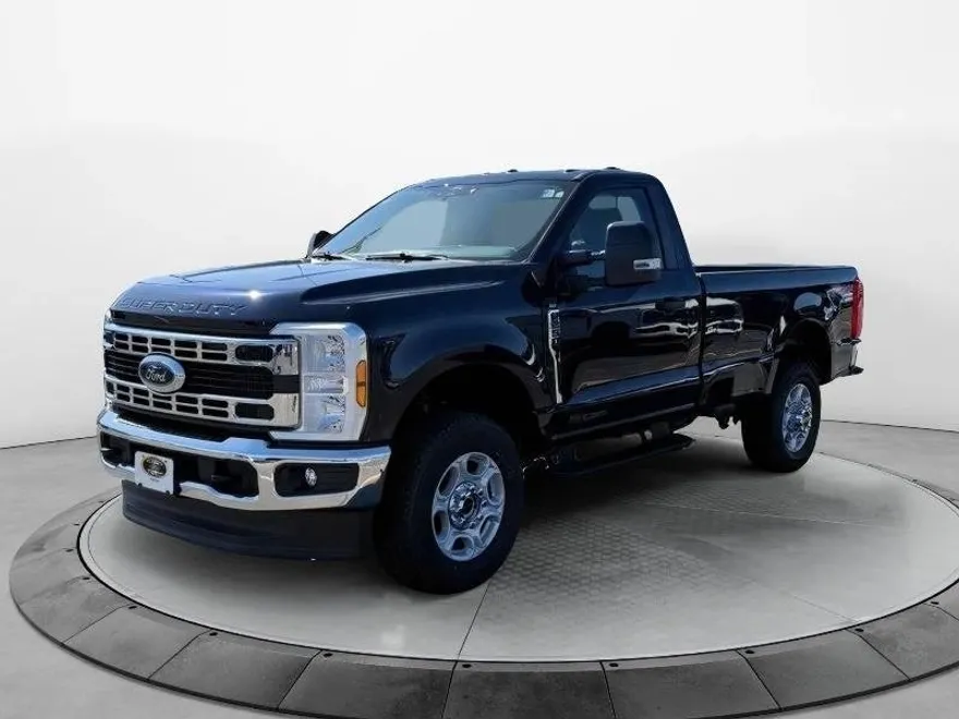 2025 Ford F-250 XLT photo 1