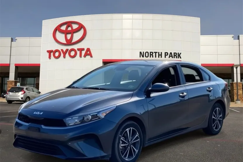 2024 Kia Forte LXS photo 1