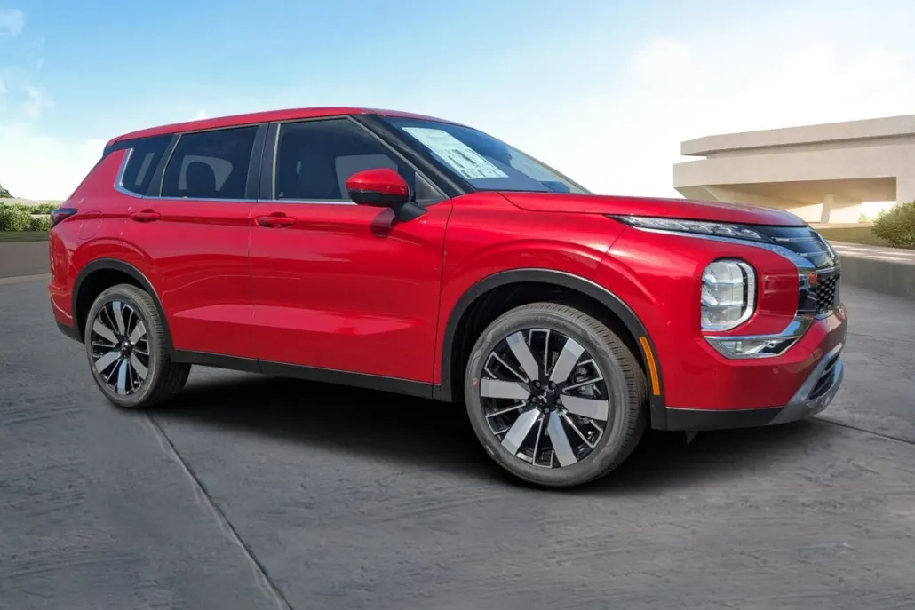 2025 Mitsubishi Outlander SE photo 1