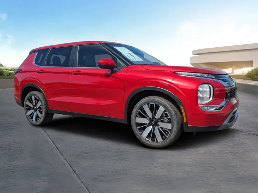 2025 Mitsubishi Outlander SE photo 1