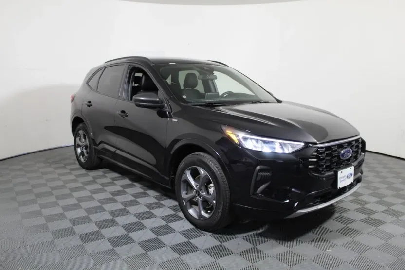 2024 Ford Escape ST-Line photo 1