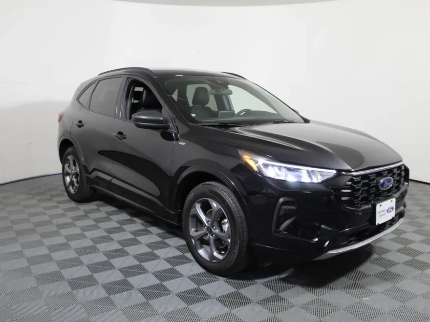 2024 Ford Escape ST-Line photo 1