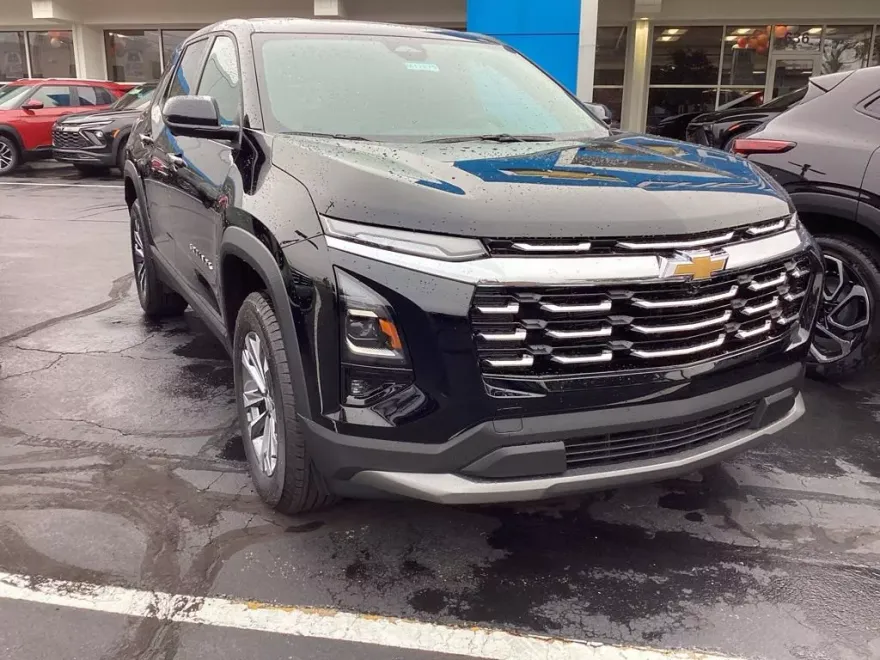 2026 Chevrolet Equinox LT photo 1