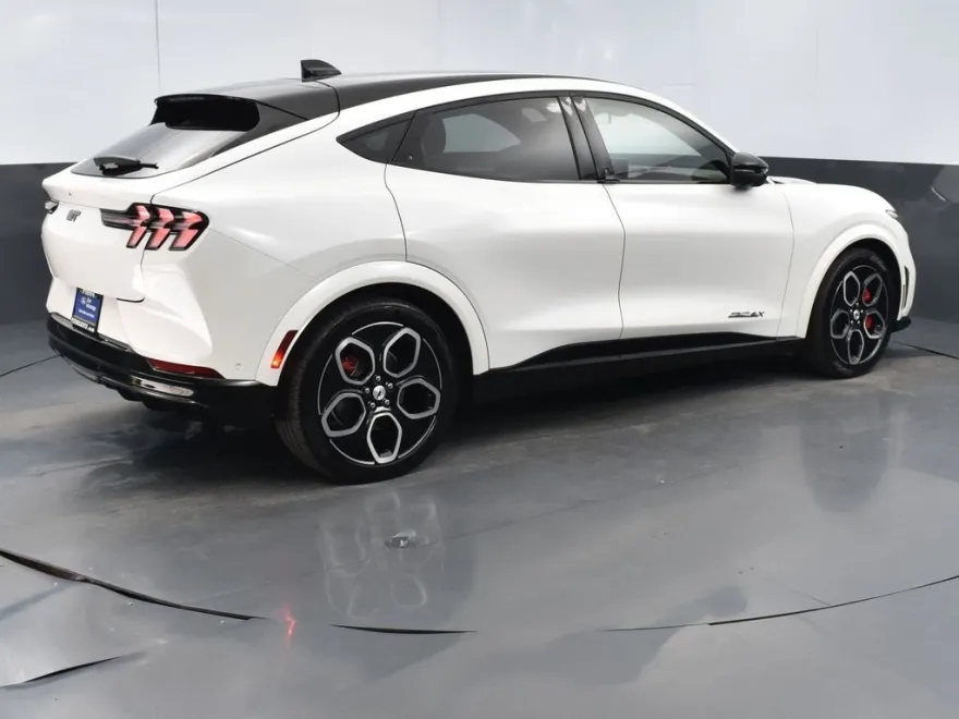 2023 Ford Mustang Mach-E GT photo 1