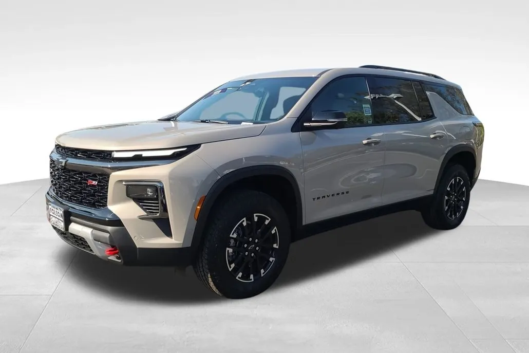 2026 Chevrolet Traverse Z71 photo 1