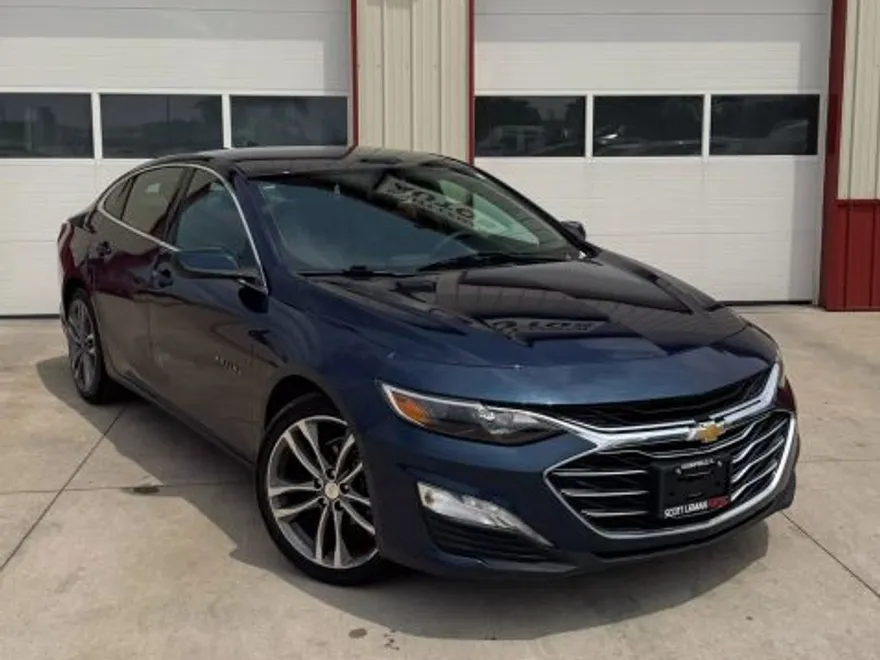 2022 Chevrolet Malibu 1LT photo 1