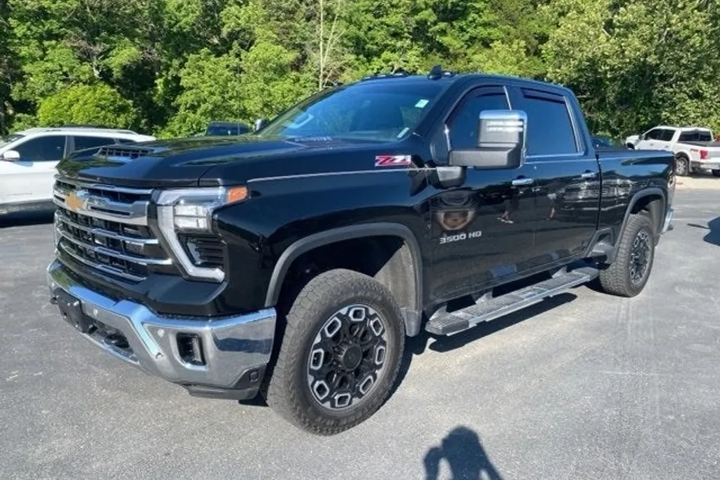 2024 Chevrolet Silverado 3500HD LTZ photo 1