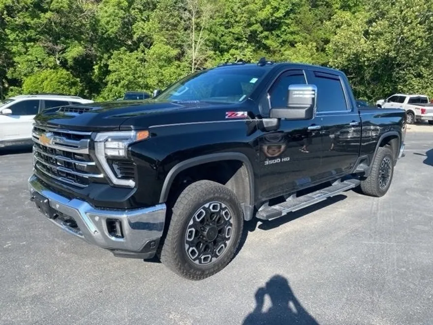 2024 Chevrolet Silverado 3500HD LTZ photo 1