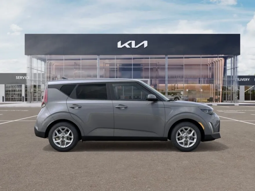 2025 Kia Soul LX photo 1