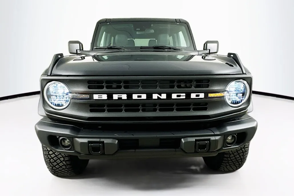 2024 Ford Bronco Black Diamond photo 1