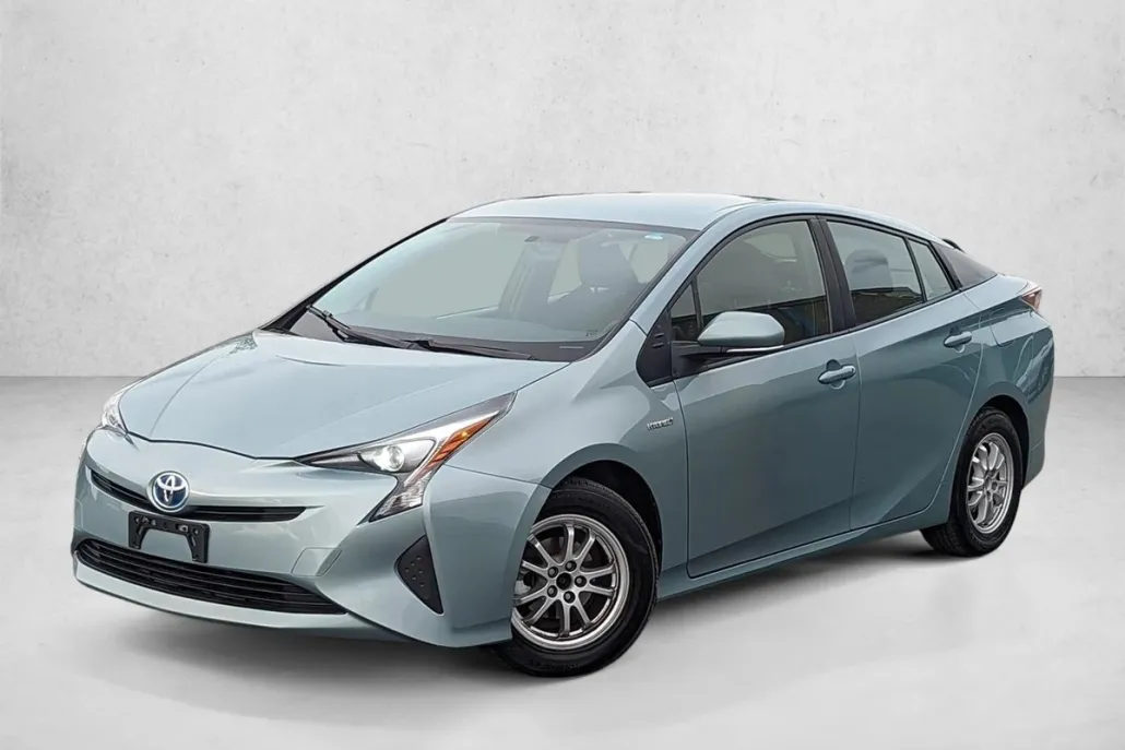 2016 Toyota Prius Two photo 1