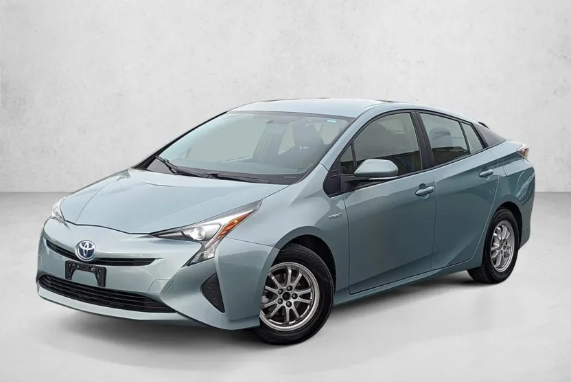 2016 Toyota Prius Two photo 1