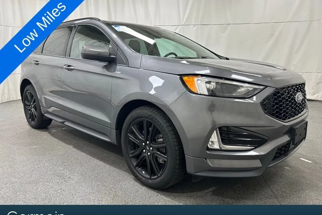 2021 Ford Edge ST photo 1