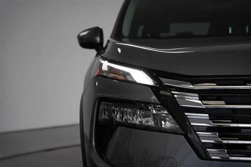 2024 Nissan Rogue SV AWD photo 1