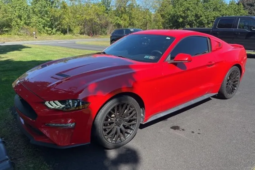 2018 Ford Mustang EcoBoost photo 1