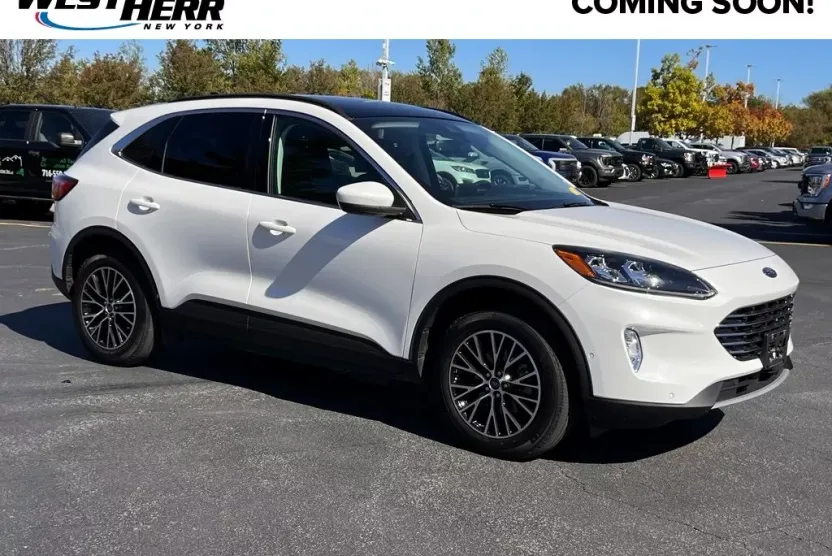 2022 Ford Escape Titanium photo 1