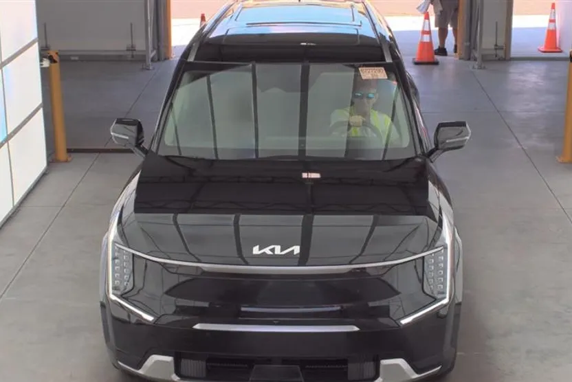 2024 Kia EV9 Land photo 1