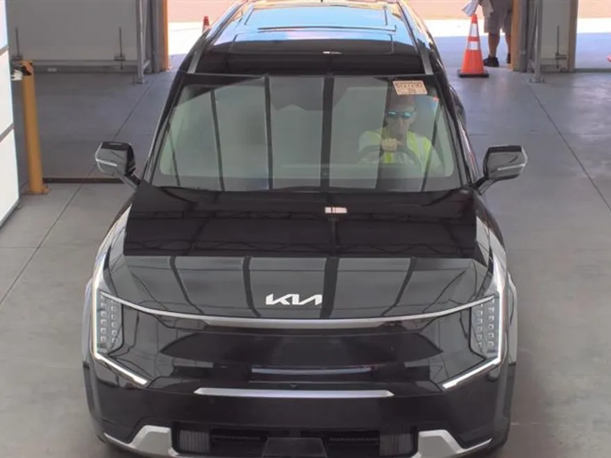 2024 Kia EV9 Land photo 1