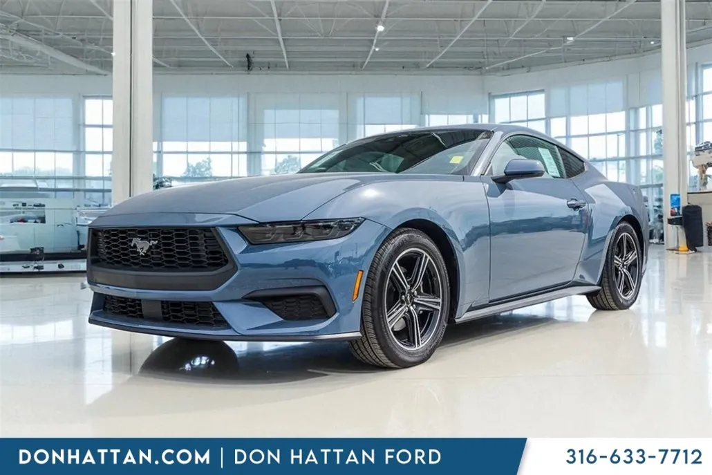 2025 Ford Mustang photo 1