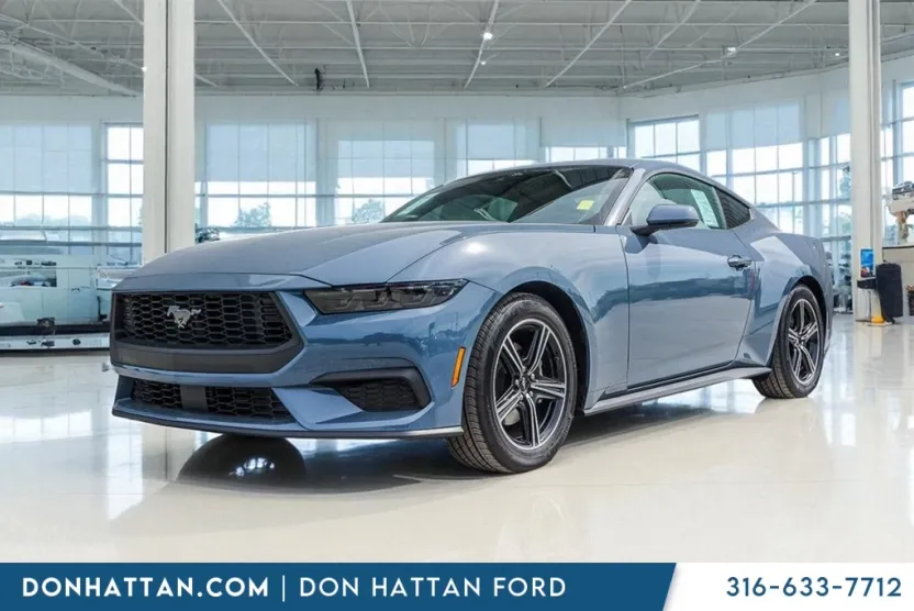 2025 Ford Mustang photo 1