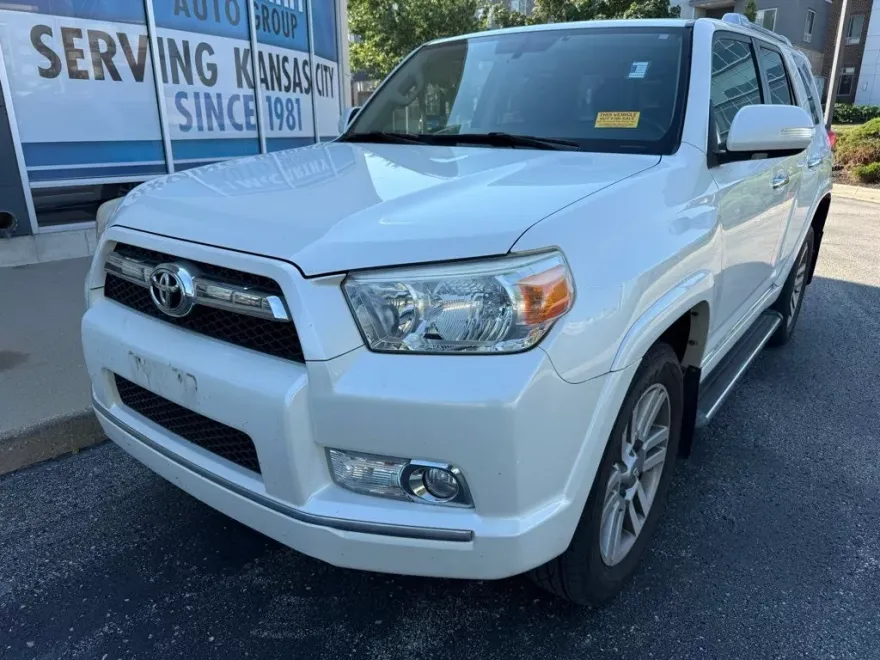 2013 Toyota 4Runner Limited photo 1