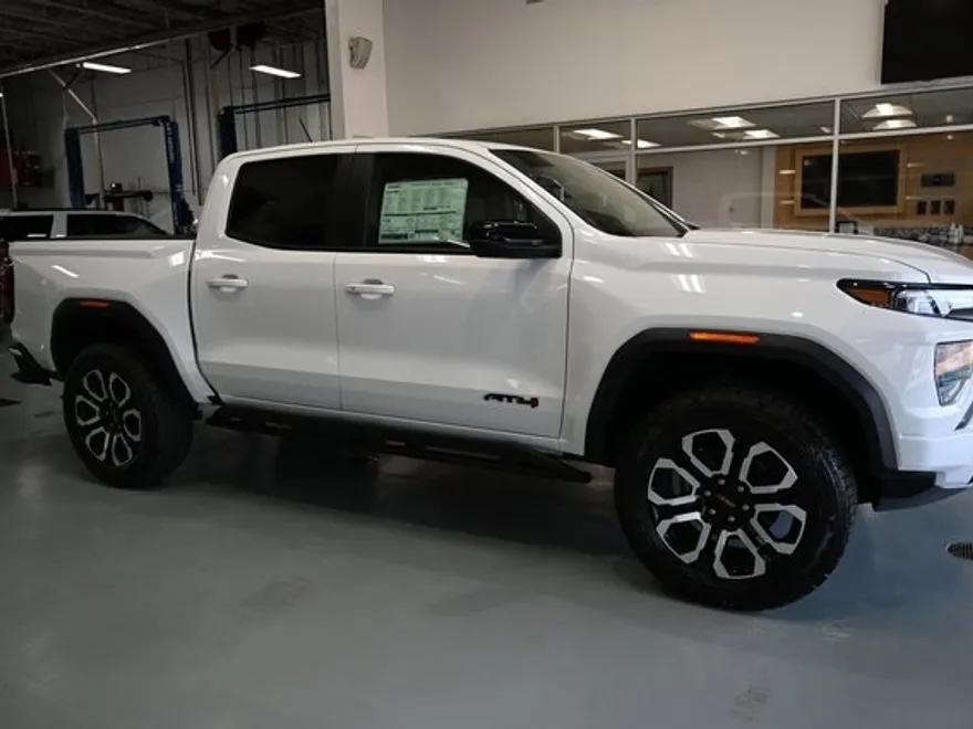 2025 Gmc Canyon AT4 photo 1