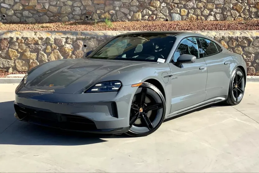 2025 Porsche Taycan GTS photo 1