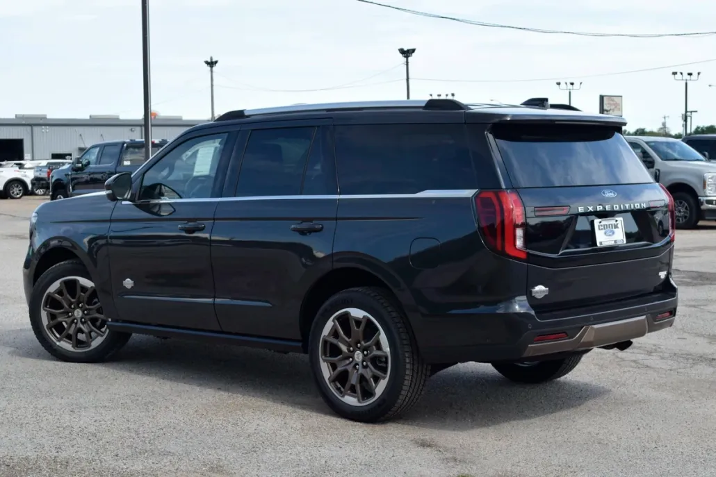 2025 Ford Expedition King Ranch photo 1