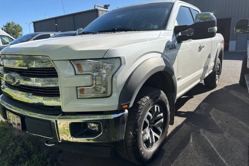 2017 Ford F-150 Lariat photo 1