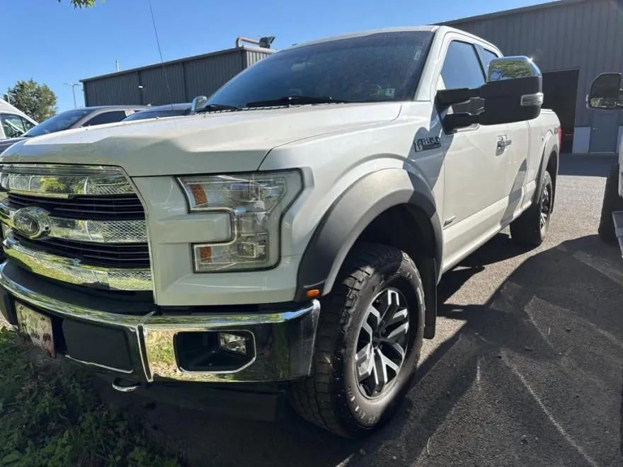 2017 Ford F-150 Lariat photo 1