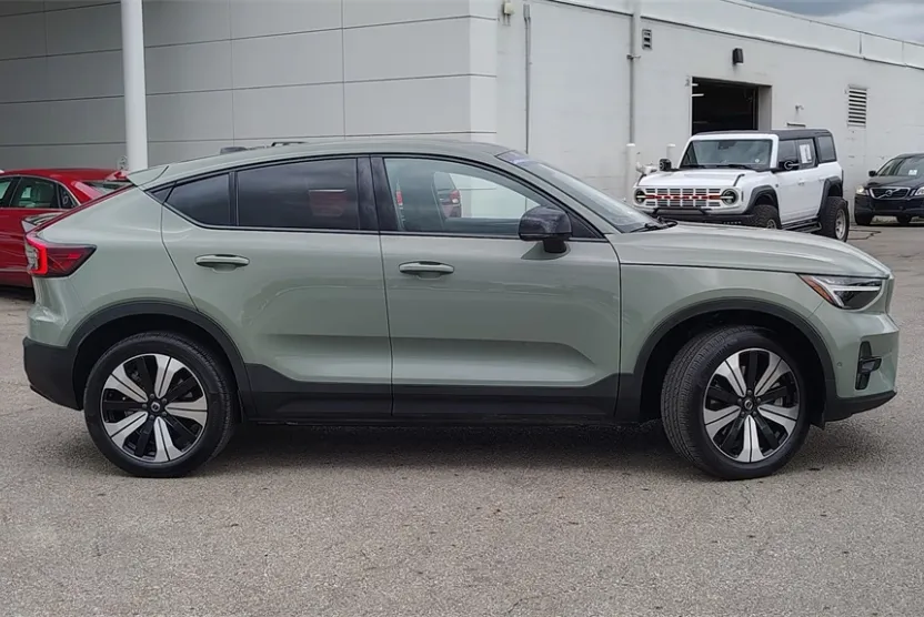 2023 Volvo C40 Recharge Plus photo 1