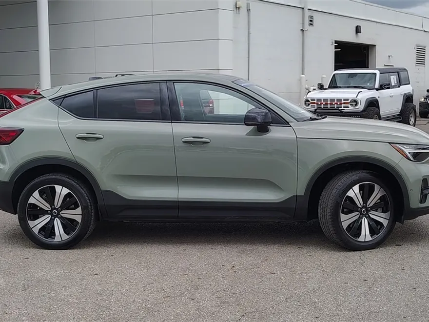 2023 Volvo C40 Recharge Plus photo 1