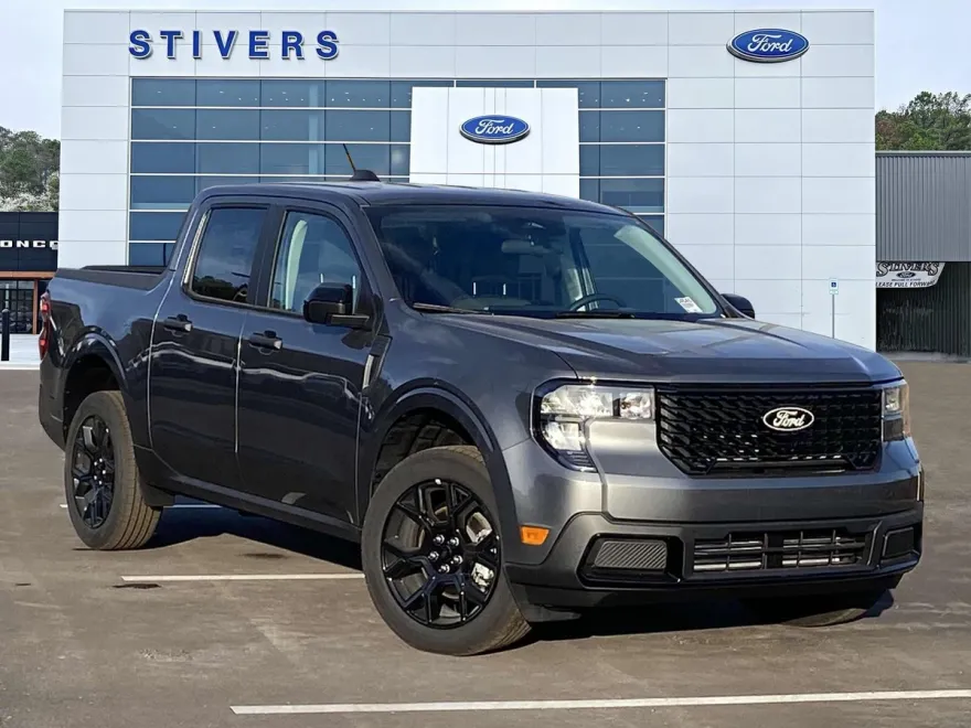 2025 Ford Maverick XLT photo 1