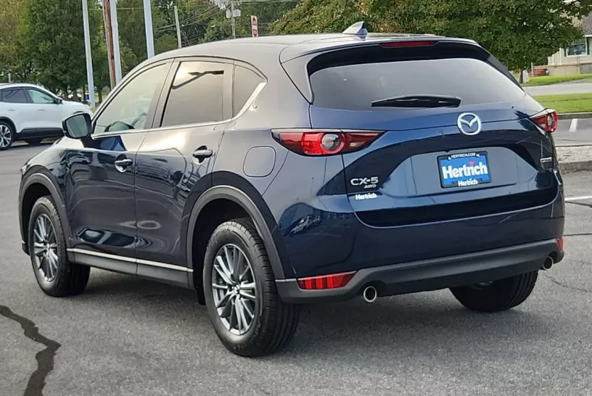 2021 Mazda CX-5 Touring photo 1