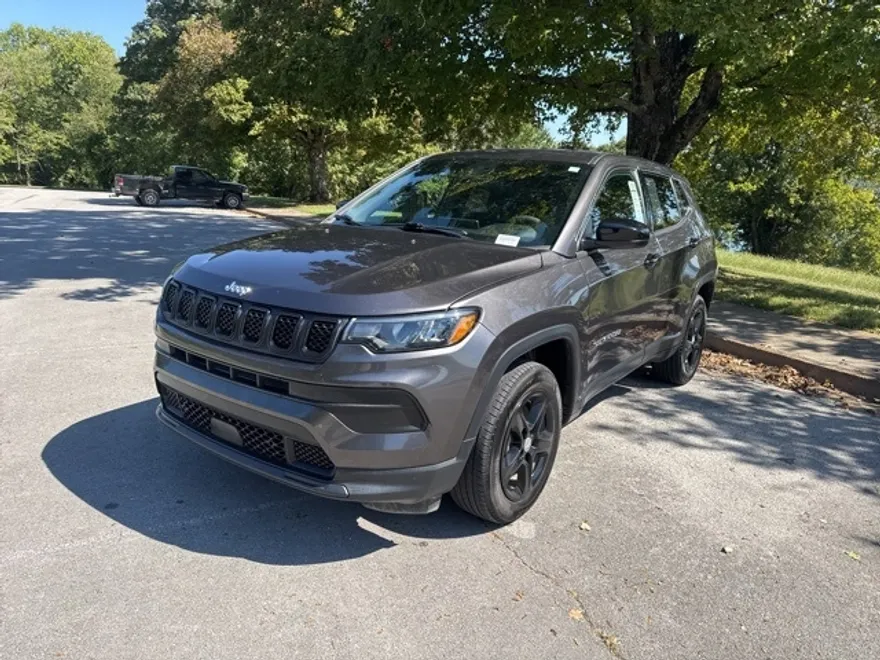 2023 Jeep Compass Sport photo 1
