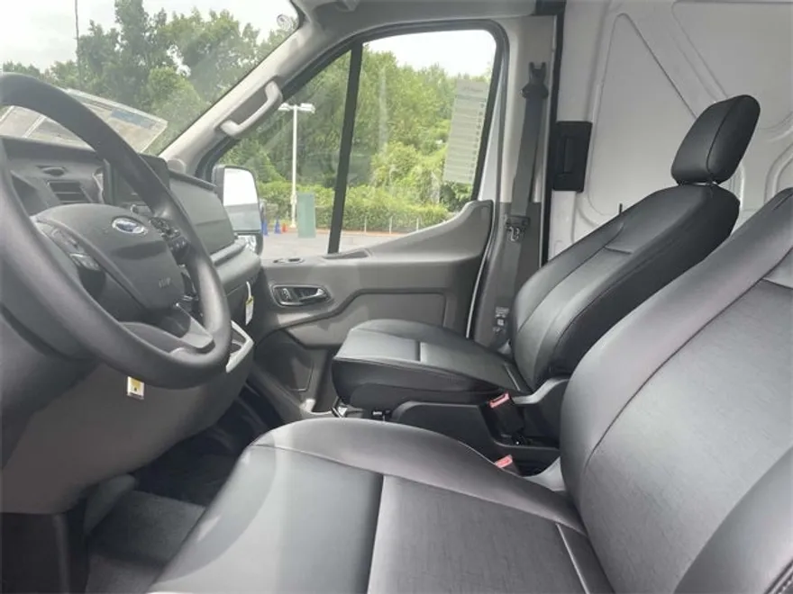 2025 Ford Transit photo 1