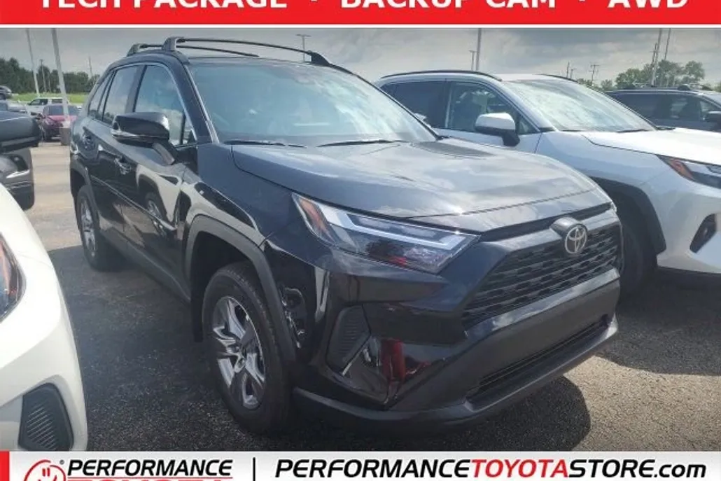 2025 Toyota RAV4 XLE photo 1