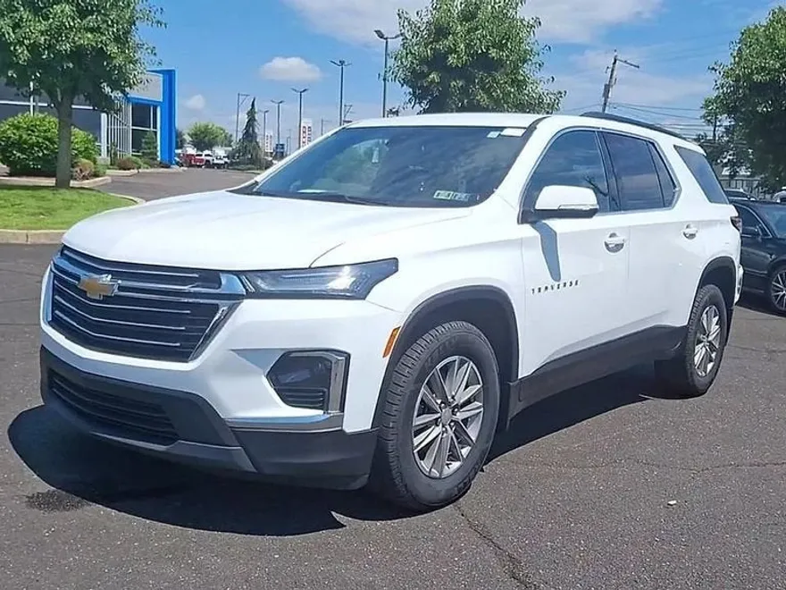 2024 Chevrolet Traverse Cloth photo 1