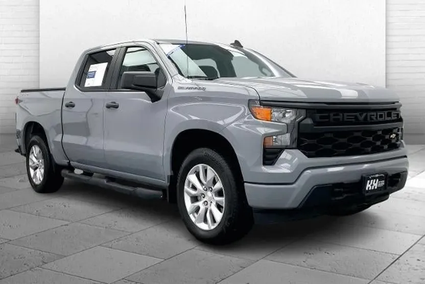 2024 Chevrolet Silverado 1500 Custom photo 1