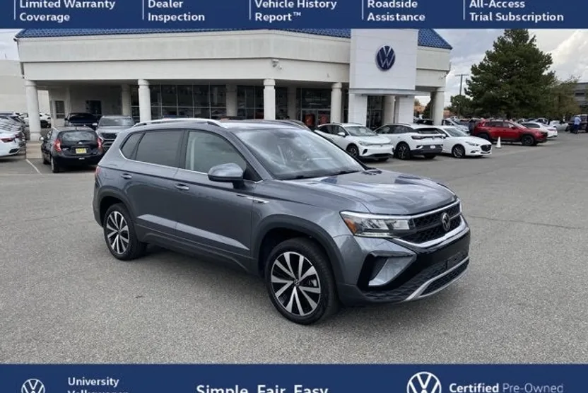 2023 Volkswagen Taos SE photo 1